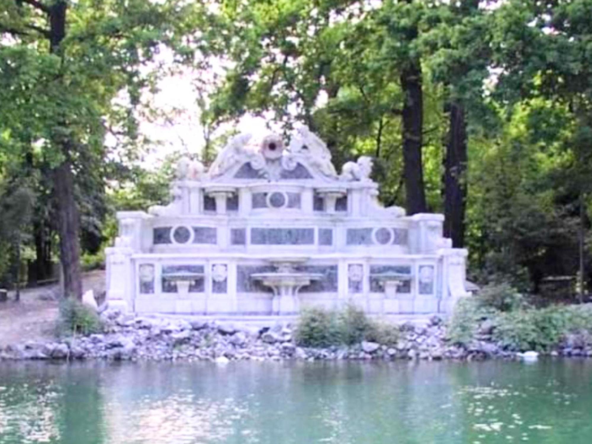 Peppe Home Fontana Del Trianon Parma Bagian luar foto
